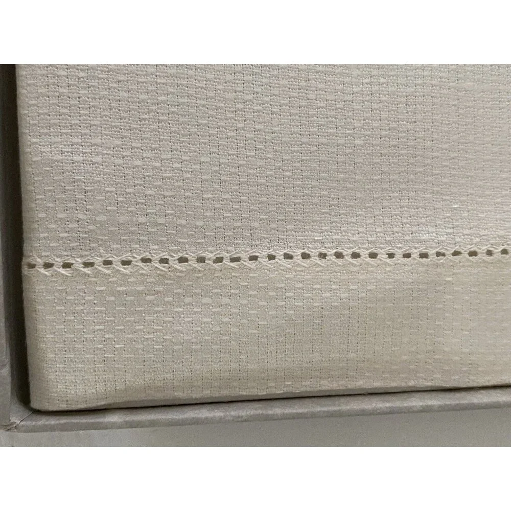 2 Vintage Donegal Pure Irish‎ Linen Cream Guest Towels Embroidered Original Box
